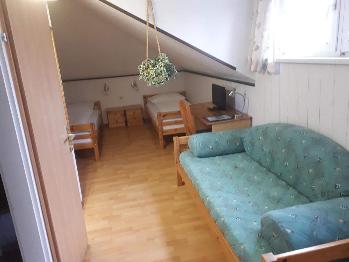 Hotel Voeslauerhof Bad Voeslau Buitenkant foto