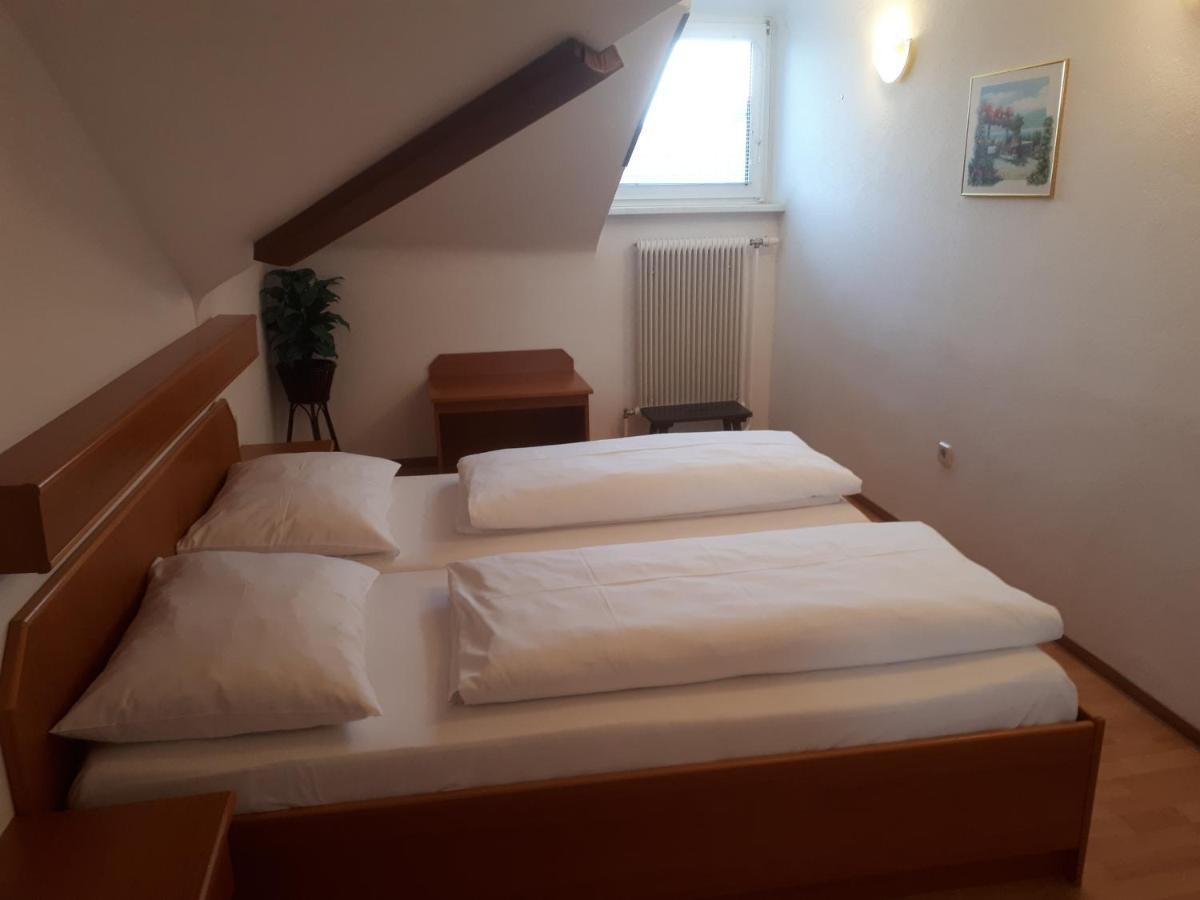 Hotel Voeslauerhof Bad Voeslau Buitenkant foto