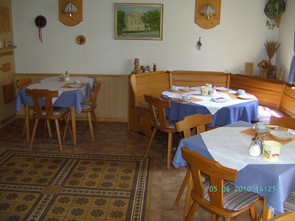 Hotel Voeslauerhof Bad Voeslau Buitenkant foto