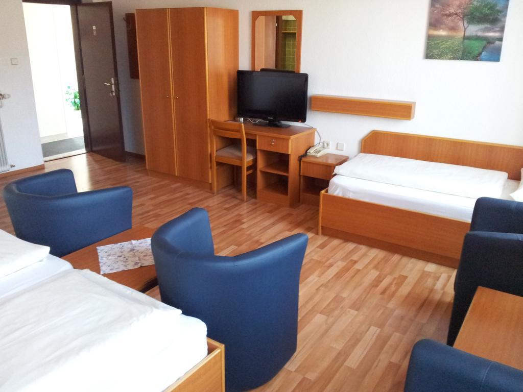 Hotel Voeslauerhof Bad Voeslau Buitenkant foto