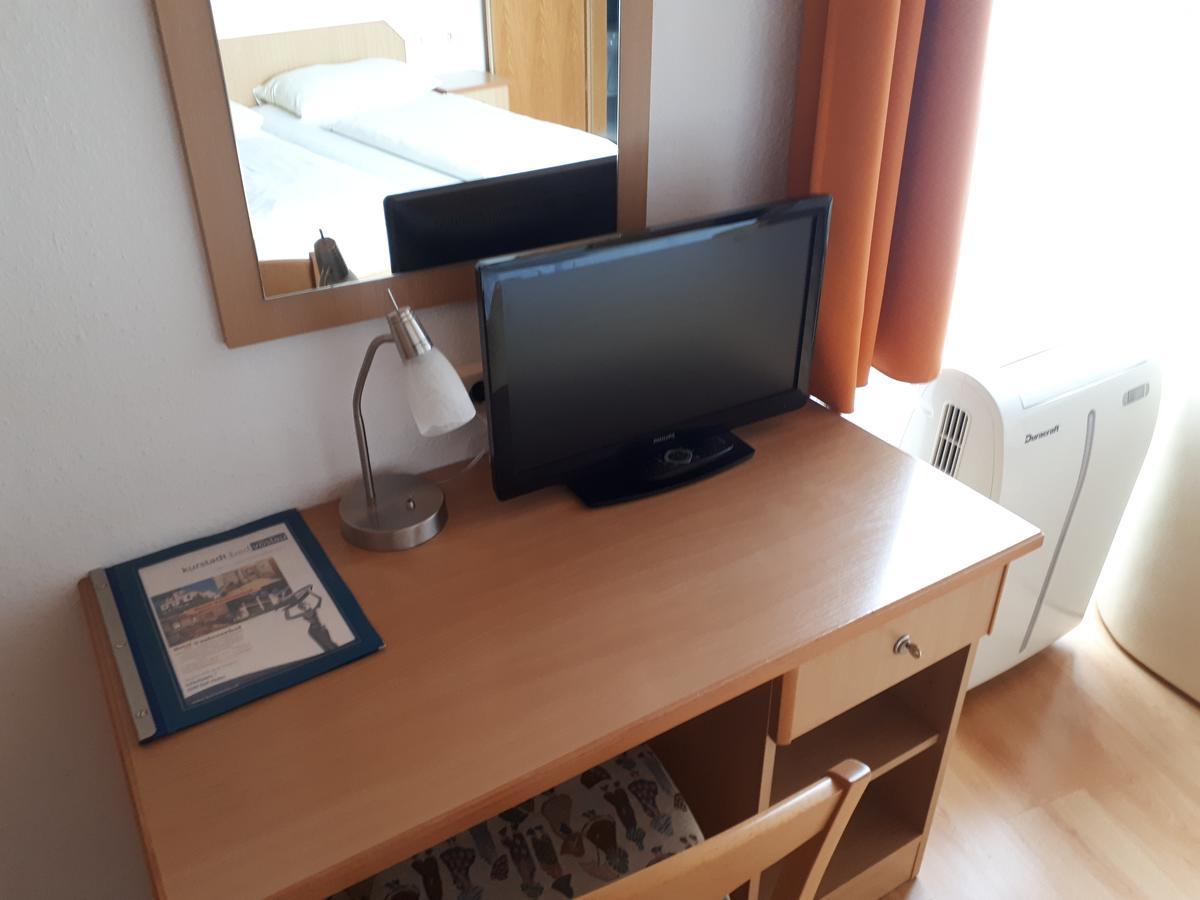 Hotel Voeslauerhof Bad Voeslau Buitenkant foto