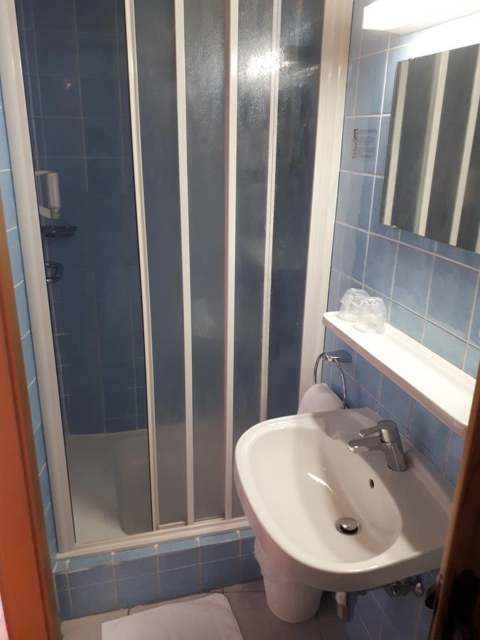 Hotel Voeslauerhof Bad Voeslau Buitenkant foto