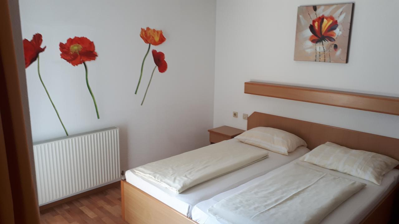 Hotel Voeslauerhof Bad Voeslau Buitenkant foto