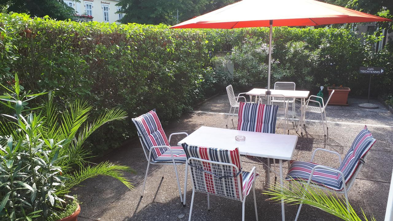 Hotel Voeslauerhof Bad Voeslau Buitenkant foto