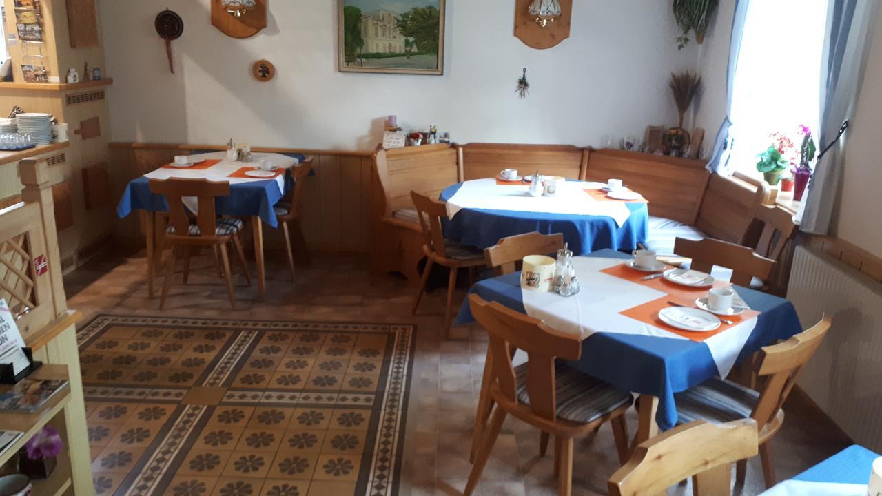 Hotel Voeslauerhof Bad Voeslau Buitenkant foto